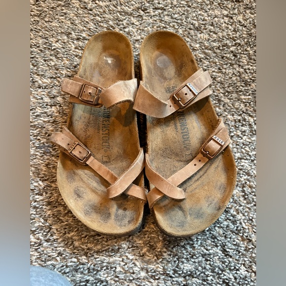 Birkenstock Shoes - Mayari
Oiled Leather